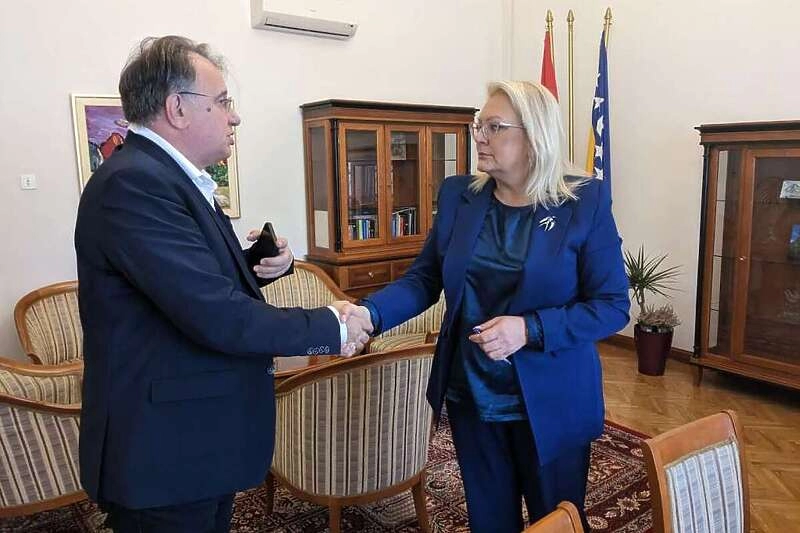 Nakon plaća, Vlada FBiH je povećala i dnevnice za putovanja!